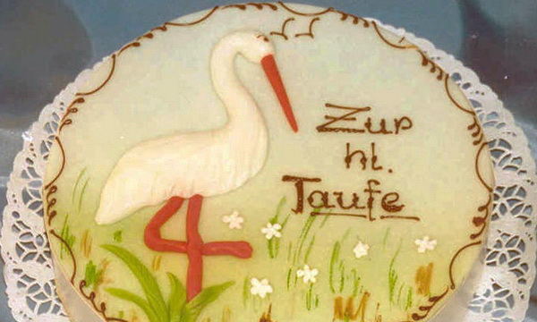 Torten zur heiligen Taufe